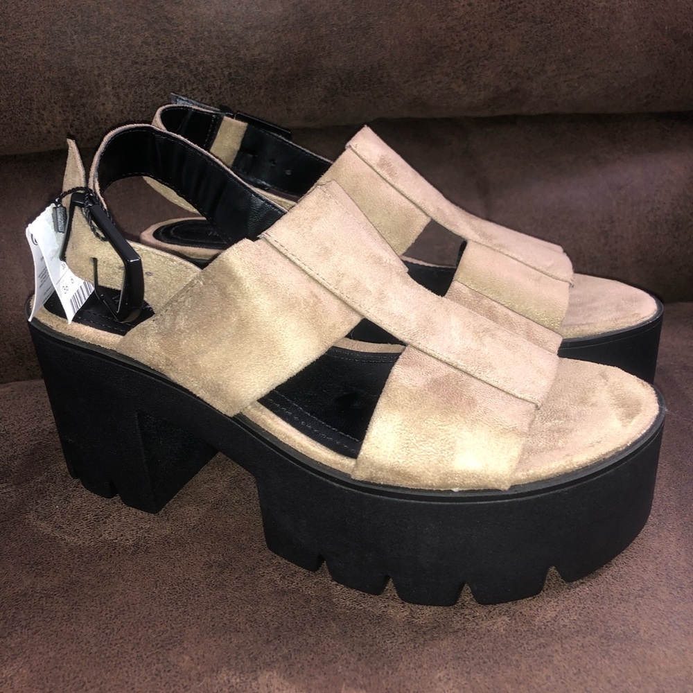 Bershka Chunky Platform Open-Toed Cage Sandals Size 6 NWT